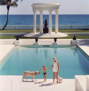 cz guest With her son Alexander by the pool in the iconic shot taken by Slim Aarons.jpeg
